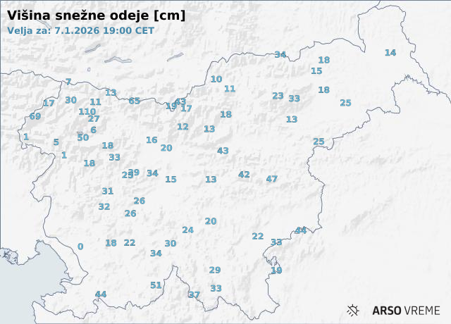 Zemljevid, ki prikazuje Slovenijo in vi&scaron;ino snežne odeje v centrimetrih po merilnih postajah.